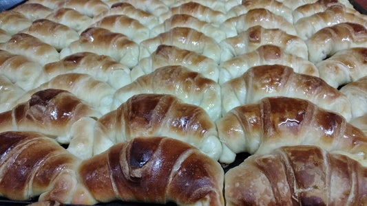 Medialuna de manteca / butter croisant dozen order 1 day in advance.